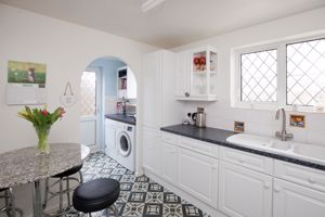 Kitchen_37LP- click for photo gallery